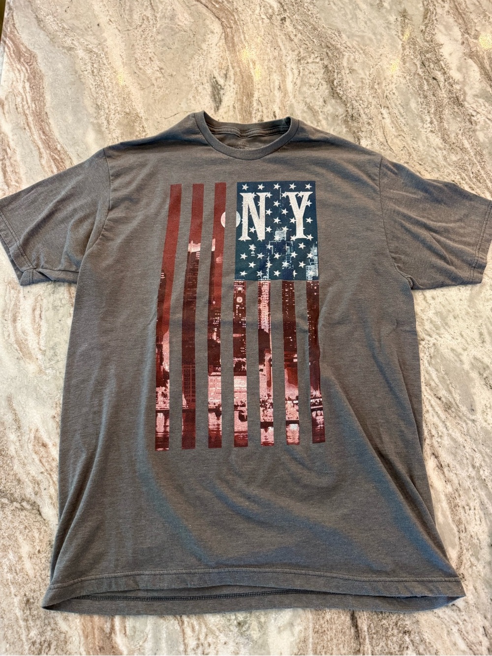 Savvy Men's Gray Tee with Red and Blue NY Flag Graphic Size XL